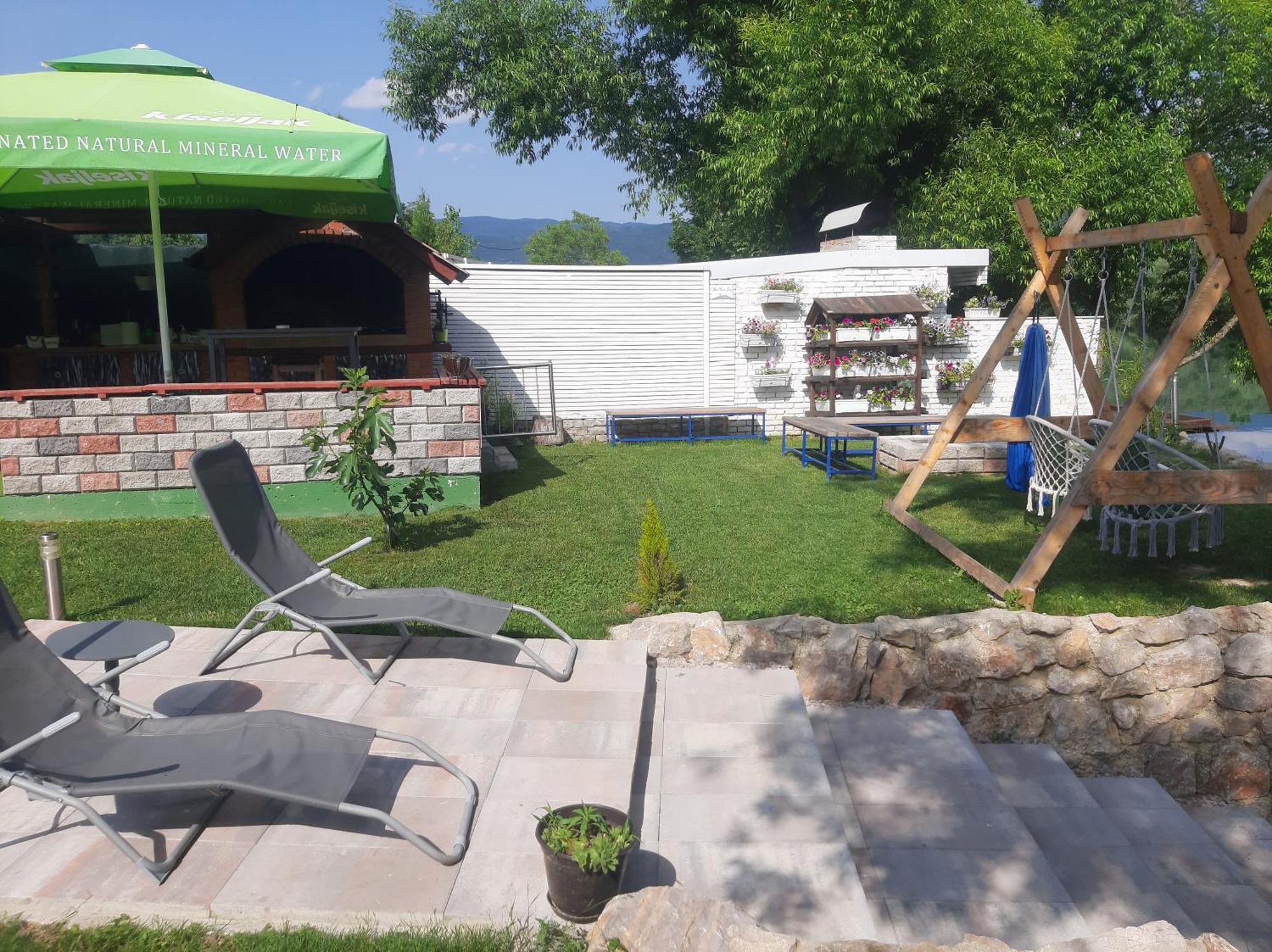 Am Una Lux House Bihac Exterior photo